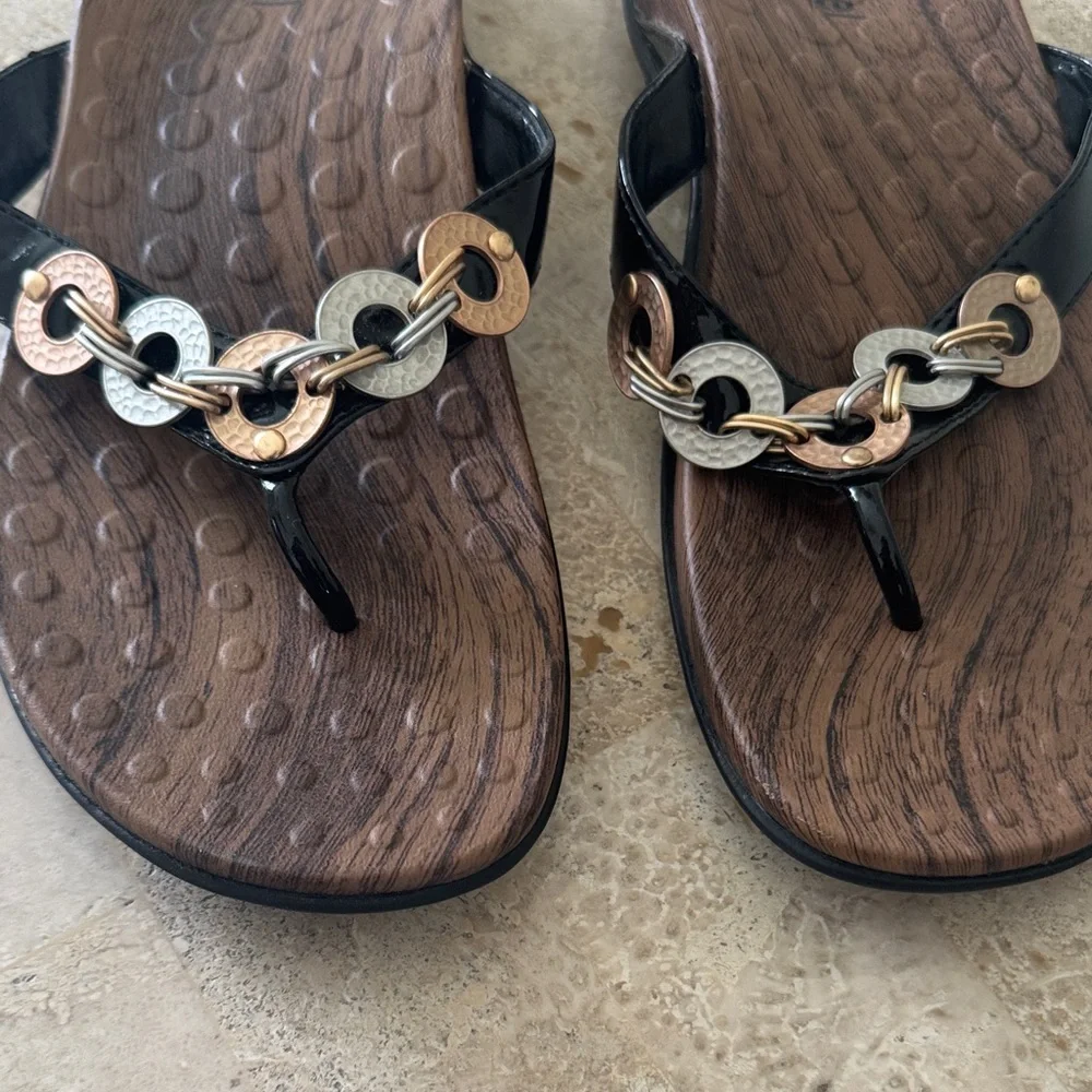 Orthaheel Black and Red Sandals - Picture 3 of 4